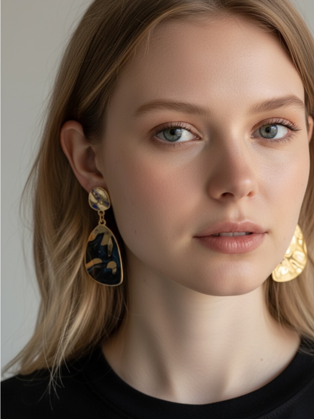 9/24 Gold and Black Resin Drop Earrings - Elegant Women's Jewelry